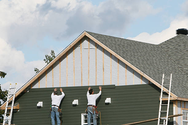 Professional Siding technician working in Audubon, NJ